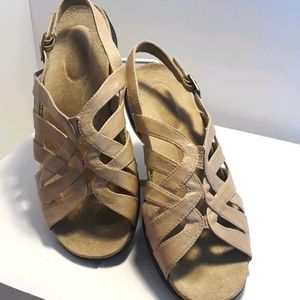 Easy Street Comfort Wave Sandals